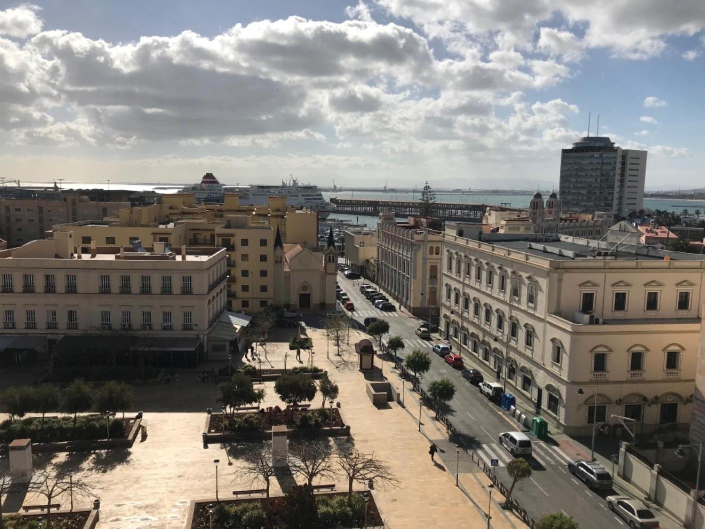Hotel Anfora Мелиля Екстериор снимка
