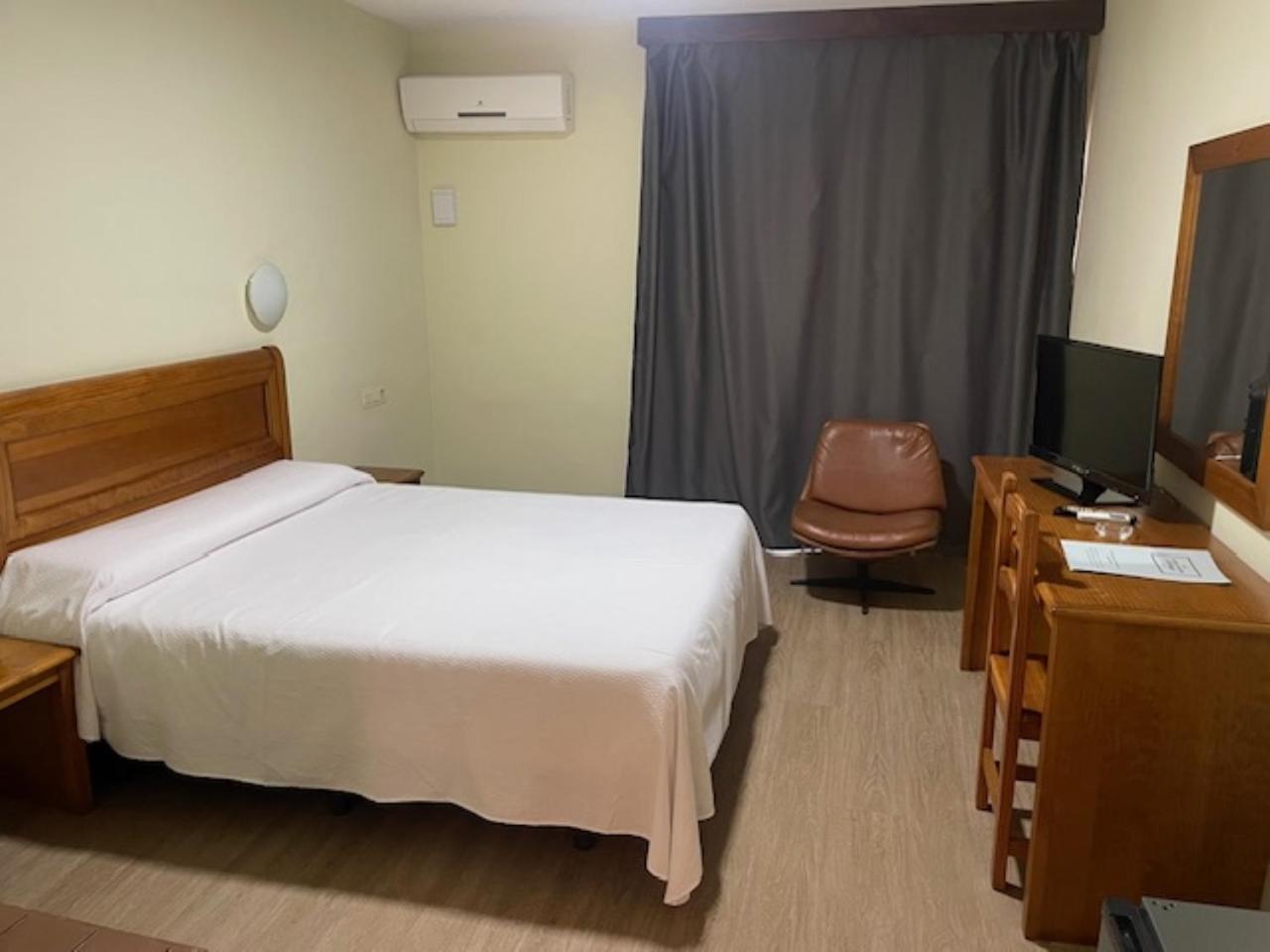 Hotel Anfora Мелиля Екстериор снимка